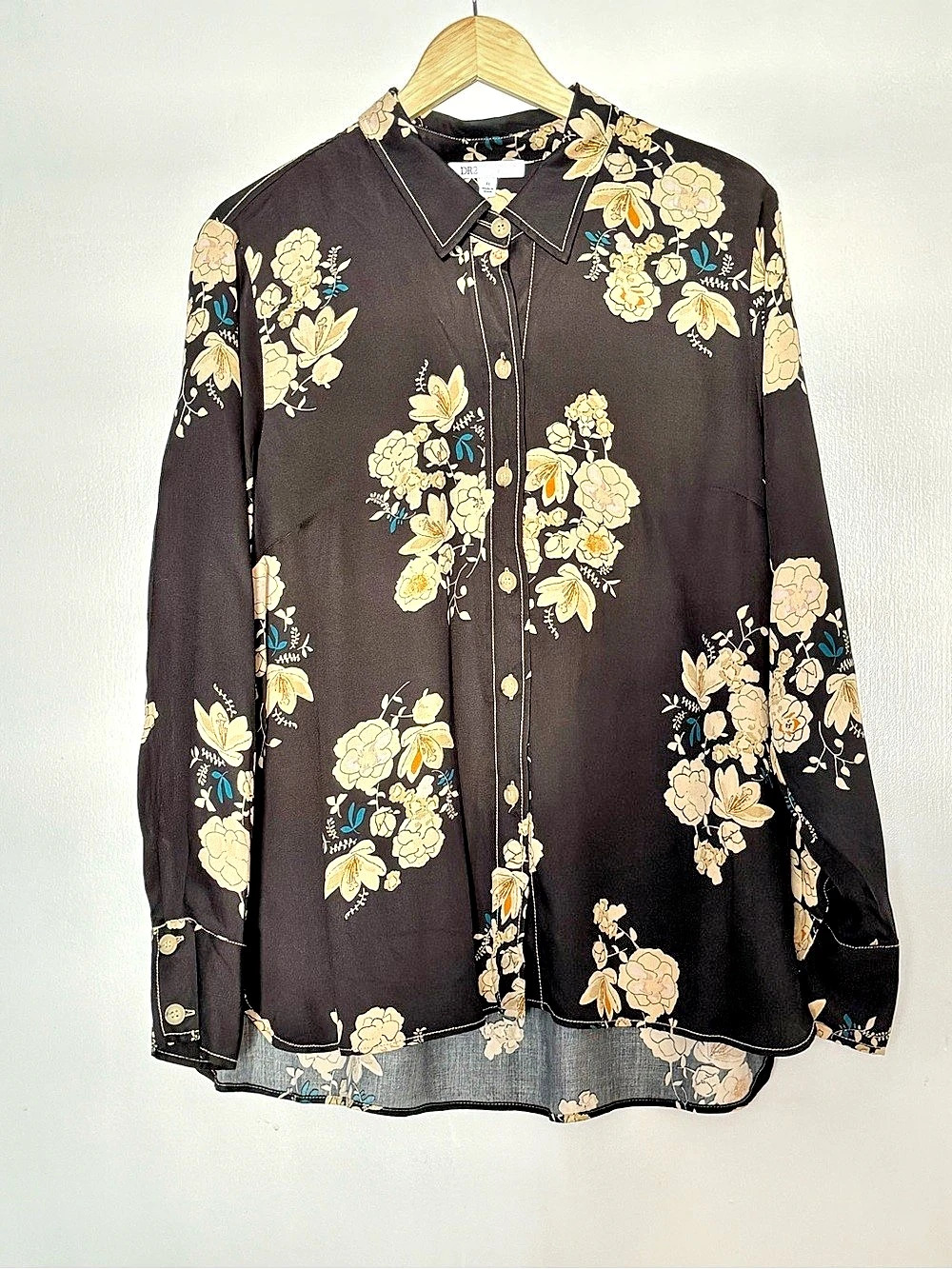DR2 Floral Button Down in Black & Cream Medium Like New